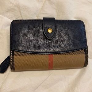 Authentic Burberry Small wallet